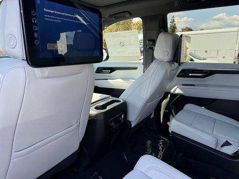 New 2026 Chevrolet Tahoe Premier AWD/4WD image 14