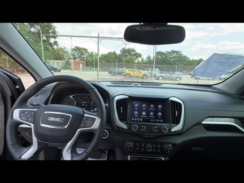 Used 2024 GMC Terrain SLT w/ Elevation Edition AWD/4WD image 10