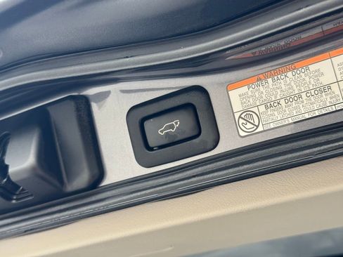 Used 2019 Lexus LX 570 4WD image 17