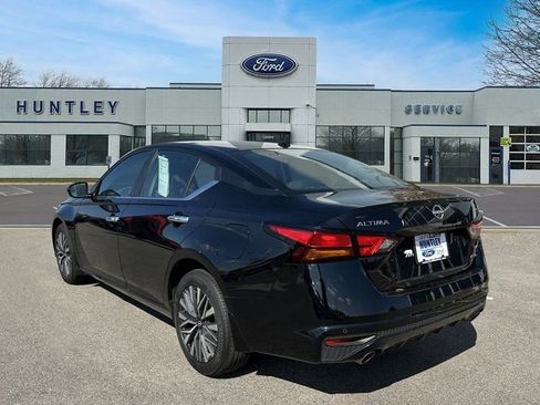 Used 2024 Nissan Altima 2.5 SV w/ SV Premium Package image 6