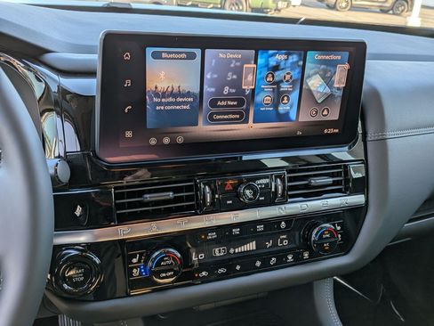 New 2026 Nissan Pathfinder Platinum FWD image 16