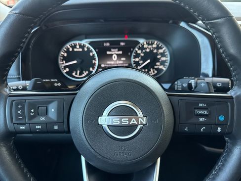 Used 2023 Nissan Pathfinder SL FWD image 24