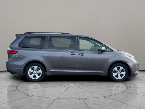 Used 2015 Toyota Sienna LE FWD image 7