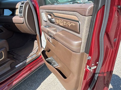 Used 2025 RAM 1500 Limited AWD/4WD image 19