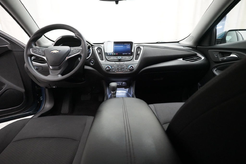 Used 2025 Chevrolet Malibu LT FWD image 5
