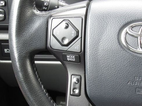 Used 2018 Toyota Sequoia Platinum AWD/4WD image 30