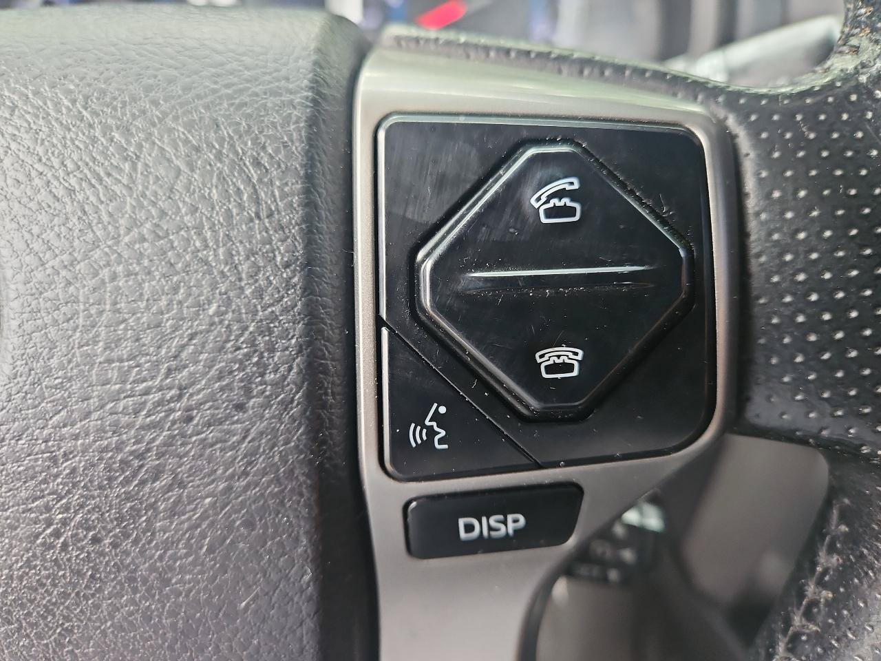 Used 2014 Toyota 4Runner SR5 AWD/4WD image 20
