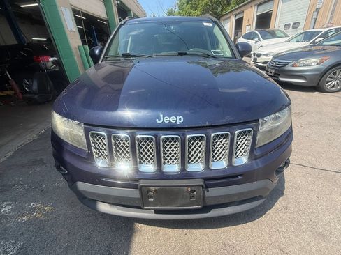 Used 2014 Jeep Compass Latitude w/ Sun/Sound Group AWD/4WD image 5
