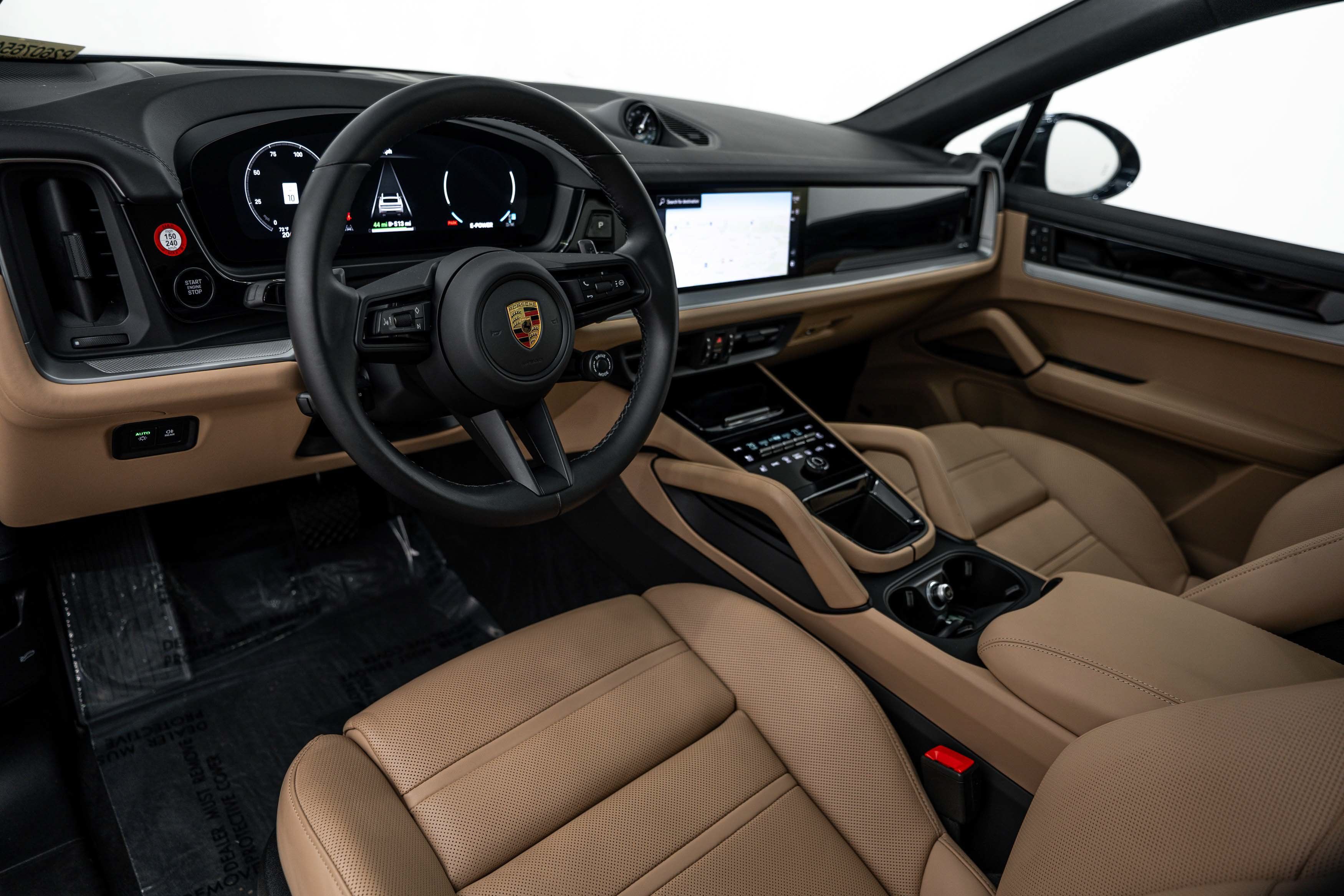 Certified 2024 Porsche Cayenne Coupe AWD/4WD image 4