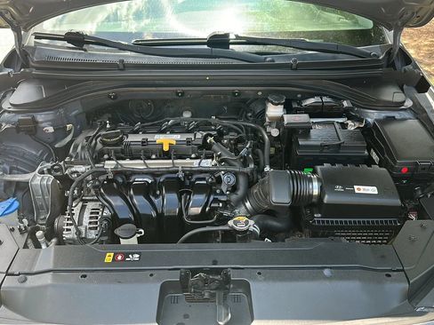 Used 2019 Hyundai Elantra SE FWD image 9