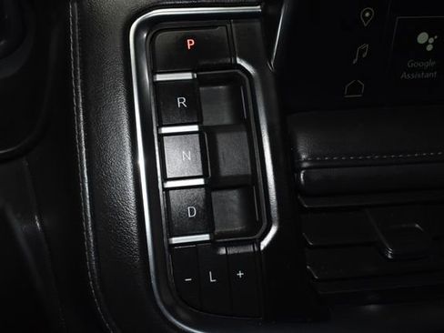 Used 2024 GMC Yukon SLE image 23