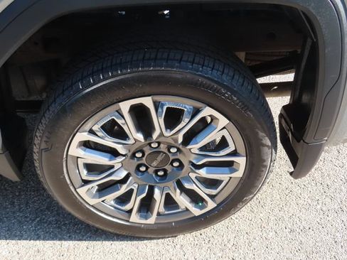 Used 2024 GMC Sierra 1500 Denali Ultimate AWD/4WD image 16