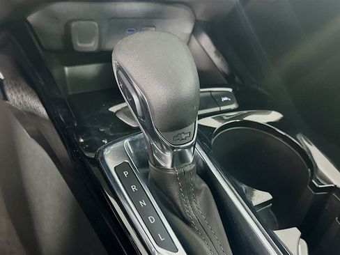 Used 2025 Chevrolet Trax LT w/ LT Convenience Package image 23