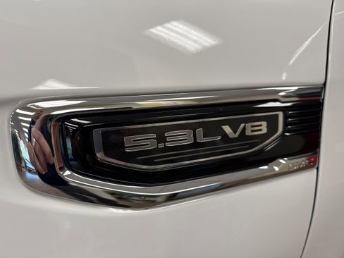 Used 2023 GMC Sierra 1500 SLT w/ SLT Premium Package image 5