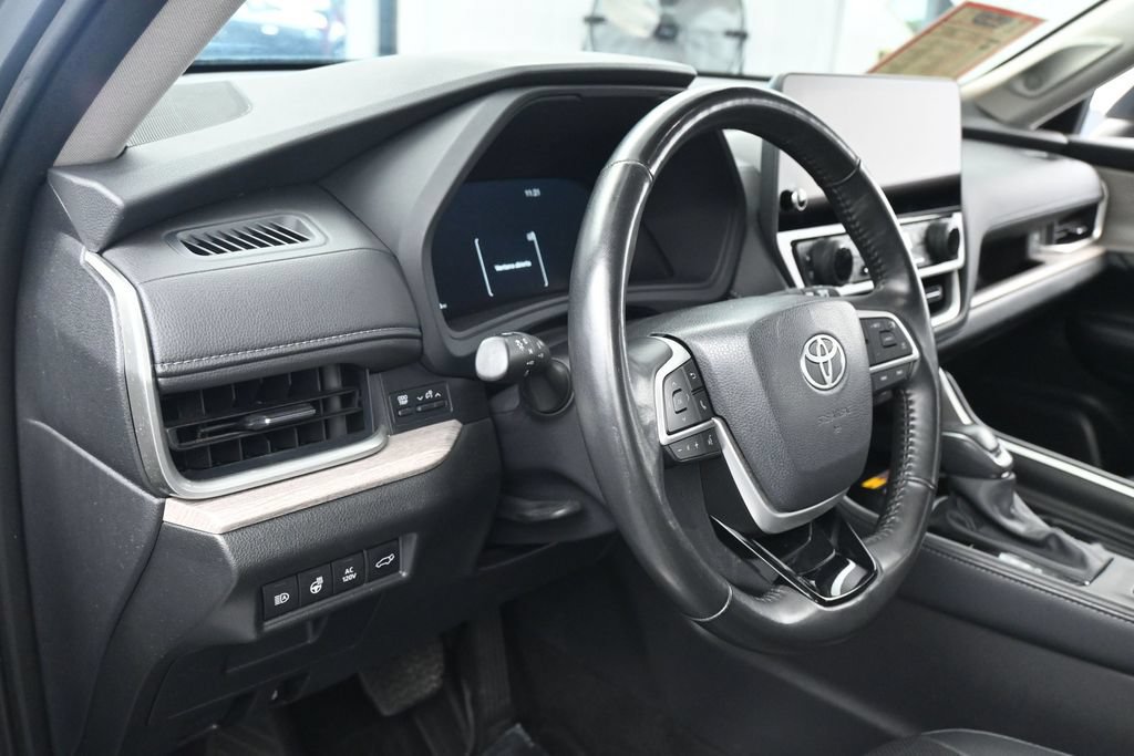 Used 2025 Toyota Grand Highlander AWD Hybrid image 15