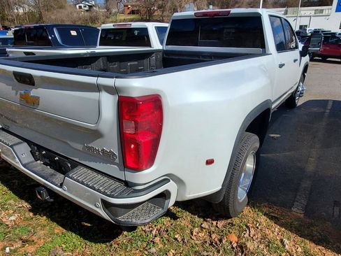 Used 2026 Chevrolet Silverado 3500 High Country w/ Technology Package image 9
