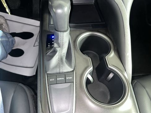 Used 2024 Toyota Camry SE image 22