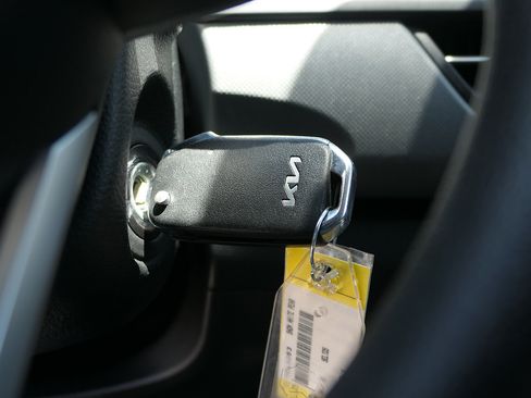 Used 2024 Kia Seltos LX AWD/4WD image 17
