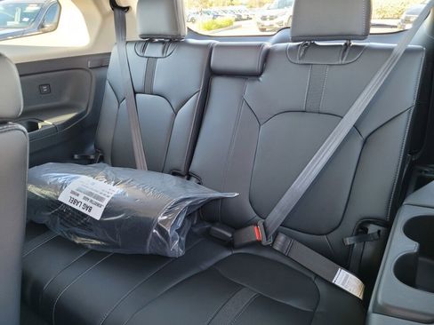 New 2025 Honda Pilot EX-L image 17