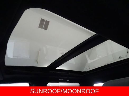 Used 2022 Ford F150 Lariat w/ Equipment Group 502A High AWD/4WD image 11