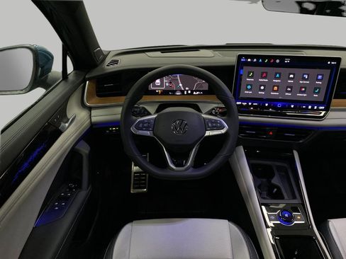 New 2026 Volkswagen Tiguan SEL R-Line image 13