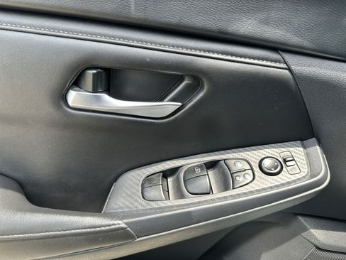 Used 2024 Nissan Sentra SV FWD image 21