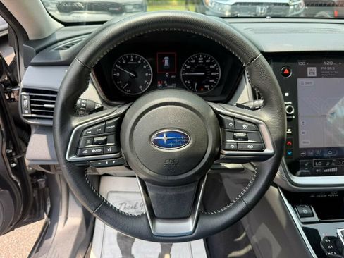 Used 2025 Subaru Outback Premium AWD/4WD image 5