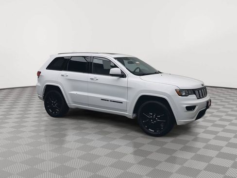 Used 2019 Jeep Grand Cherokee Altitude AWD/4WD image 41