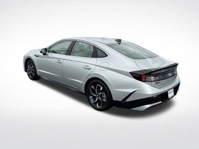 Used 2025 Hyundai Sonata SEL FWD image 3