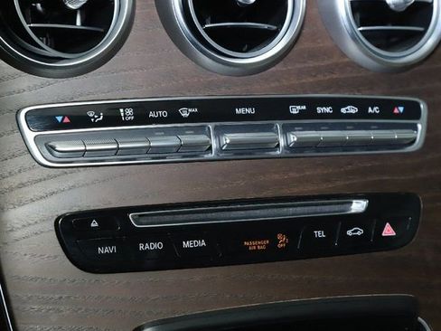 Used 2019 Mercedes-Benz GLC 300 4MATIC image 30