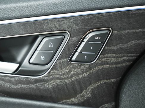 New 2025 Audi Q7 3.0T Premium Plus image 23