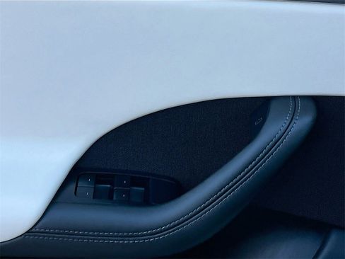 Used 2022 Tesla Model S image 17