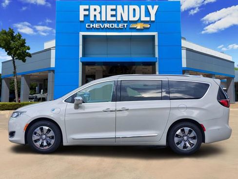 Used 2020 Chrysler Pacifica Limited w/ Advanced Safetytec Group image 4