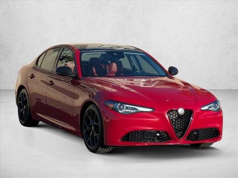Used 2020 Alfa Romeo Giulia w/ Nero Edizione image 3