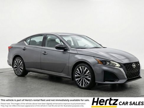 Used 2025 Nissan Altima 2.5 SV FWD image 1