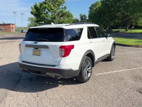 Used 2023 Ford Explorer XLT w/ Equipment Group 202A AWD/4WD image 47
