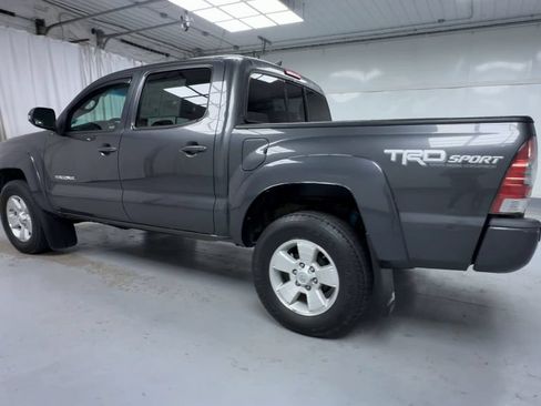 Used 2015 Toyota Tacoma 4x4 Double Cab w/ TRD Sport Package image 6