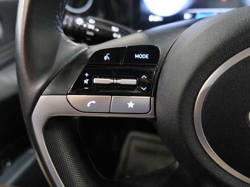 Used 2025 Hyundai Elantra SEL image 36