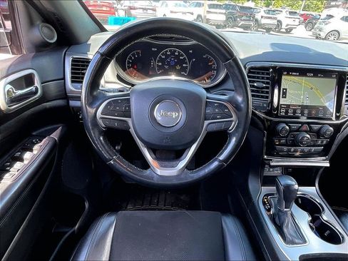 Used 2022 Jeep Grand Cherokee Laredo X AWD/4WD image 16