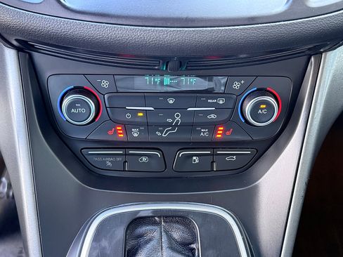 Used 2017 Ford C-MAX Energi SE w/ Equipment Group 401A FWD image 20