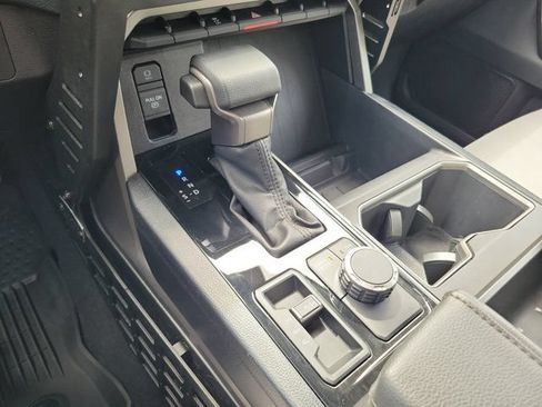 Used 2024 Toyota Tundra SR5 w/ SR5 Convenience Package AWD/4WD image 33