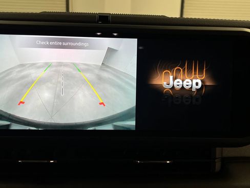 Used 2025 Jeep Wrangler Unlimited Sahara AWD/4WD image 58