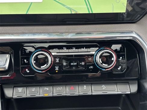 New 2026 GMC Sierra 3500 Denali w/ Denali Reserve Package image 13