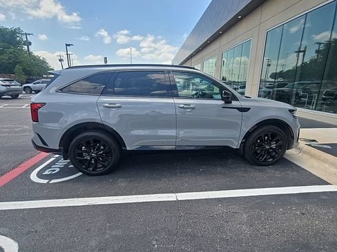 Used 2022 Kia Sorento SX FWD image 9