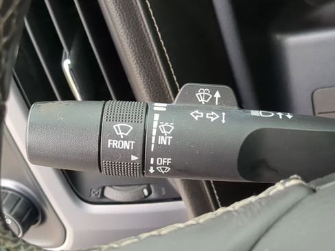 Used 2018 GMC Sierra 1500 SLE w/ SLE Value Package image 32