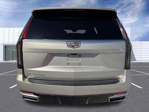Certified 2021 Cadillac Escalade ESV Premium Luxury Platinum w/ Heavy-Duty Trailer Package image 11