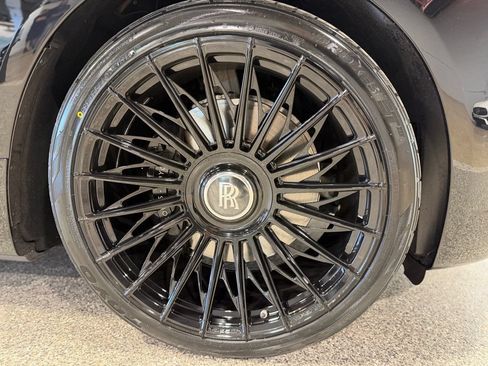 Used 2019 Rolls-Royce Dawn RWD image 40