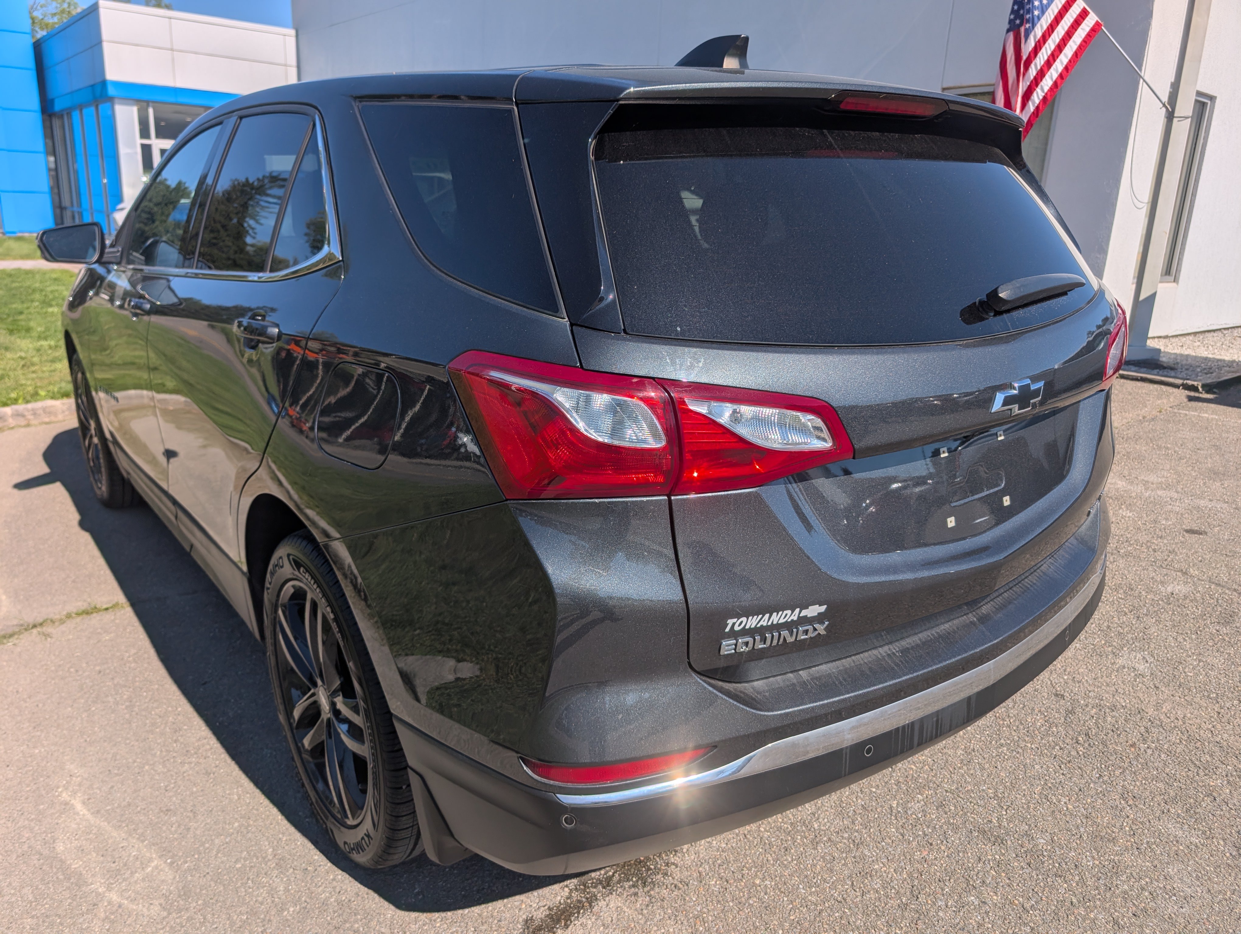 Used 2020 Chevrolet Equinox LT w/ Sport Edition AWD/4WD image 6