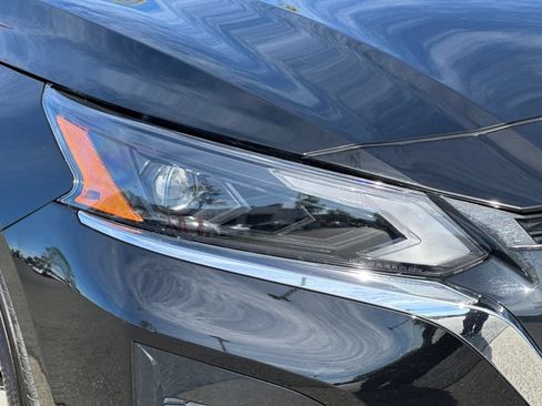 Used 2025 Nissan Altima 2.5 SV FWD image 10