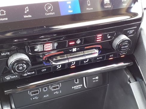 Used 2023 Jeep Grand Cherokee 4WD 4xe image 14